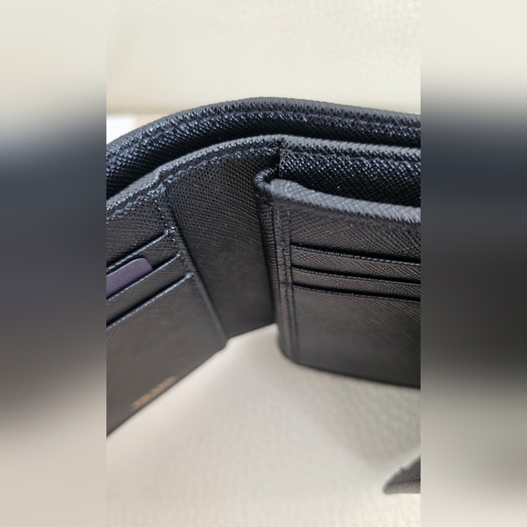 Prada Authentic Saffiano Leather Black Wallet  Zip Coin Compartment small - Picture 8 of 10